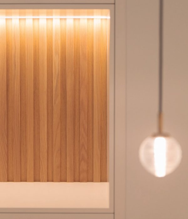 p14_detalle_madera_iluminacion